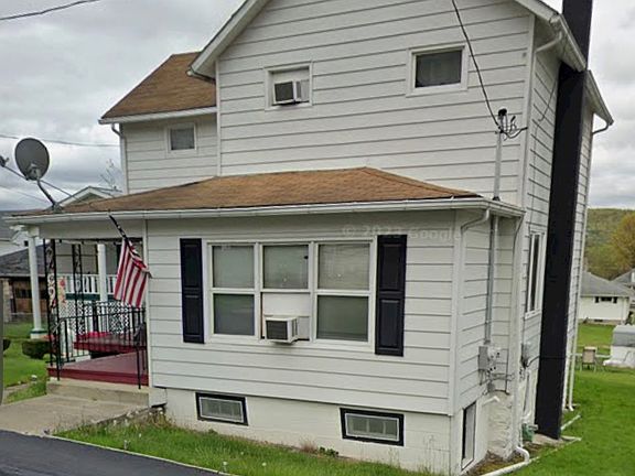 3rd image of 413 New St #1