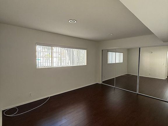 3rd image of 144 S Doheny Dr #203