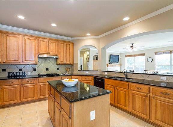 4th image of 2603 Lovett Ln