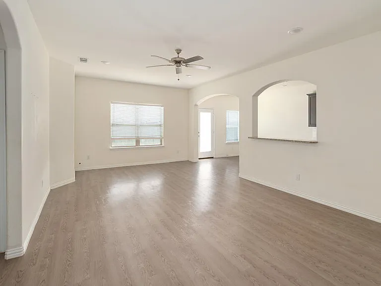 117 Willowbend Loop — Photo 4