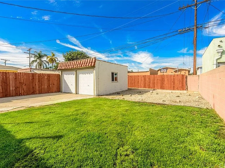 7727 S Normandie Ave — Photo 17