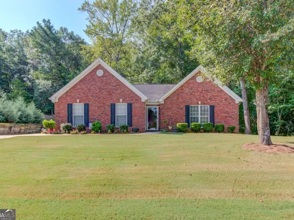 720 Overlook Dr, Winder, GA 30680