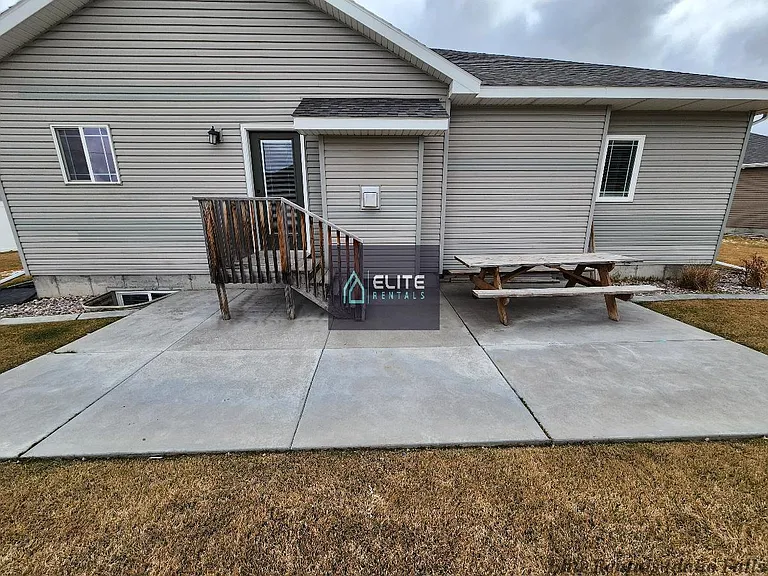 3700 Potomac Way — Photo 8
