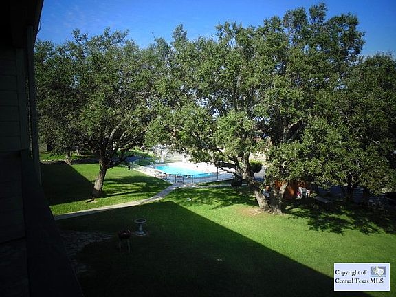 4th image of 1603 Parkview Dr #F8