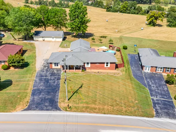 910 Sanderson Dr, Hopkinsville, KY 42240