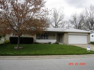 284 E Christine Dr, Decatur, IL 62526