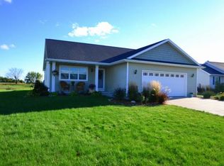 W6145 Sherwood Point Dr, Greenville, WI 54942