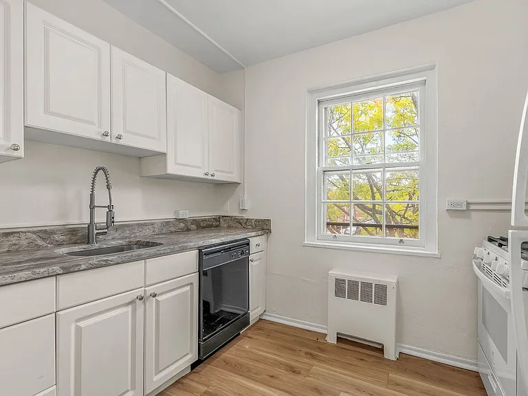 734 N Terrace St — Photo 7
