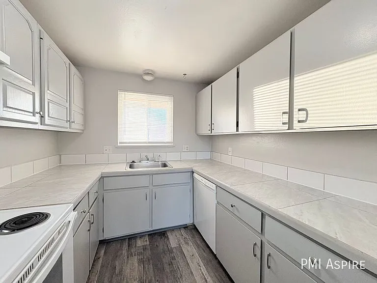 3492 Butternut Dr — Photo 6