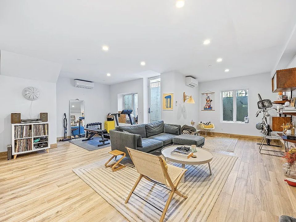 1st image of 305 Sumpter St #1R