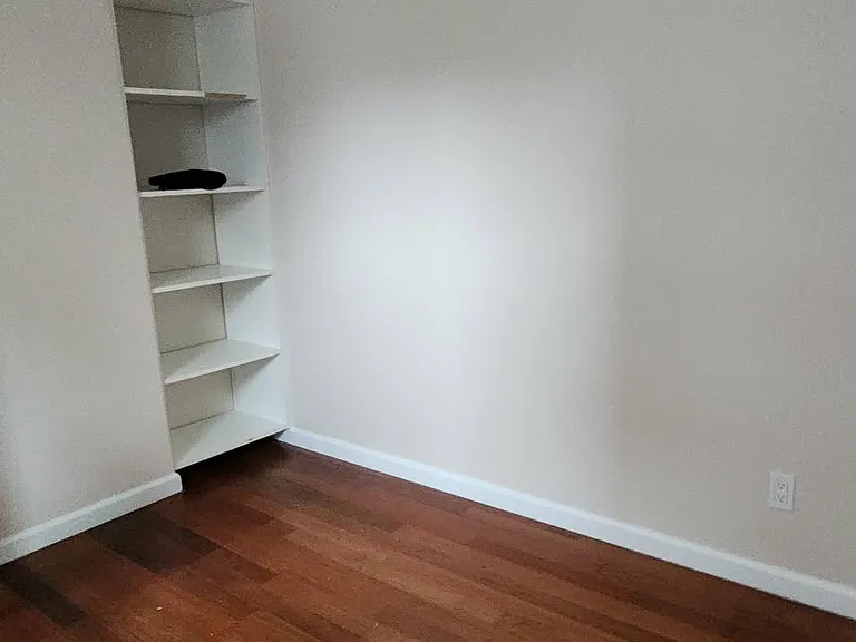 317 E 201st St #1 — Photo 14