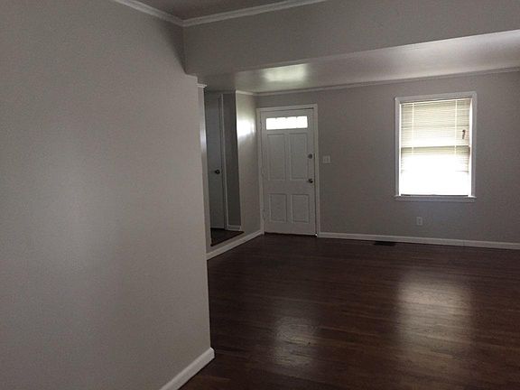 4th image of 535 Van Brunt Blvd
