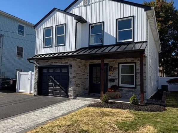 81 Elm St, Dover Town, NJ 07801