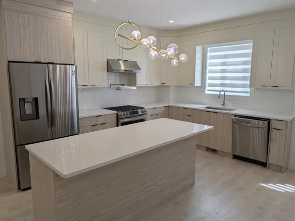 15950 Alder Pl #2, Surrey, BC V4A 5J1