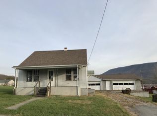 106 Spring St, Narrows, VA 24124