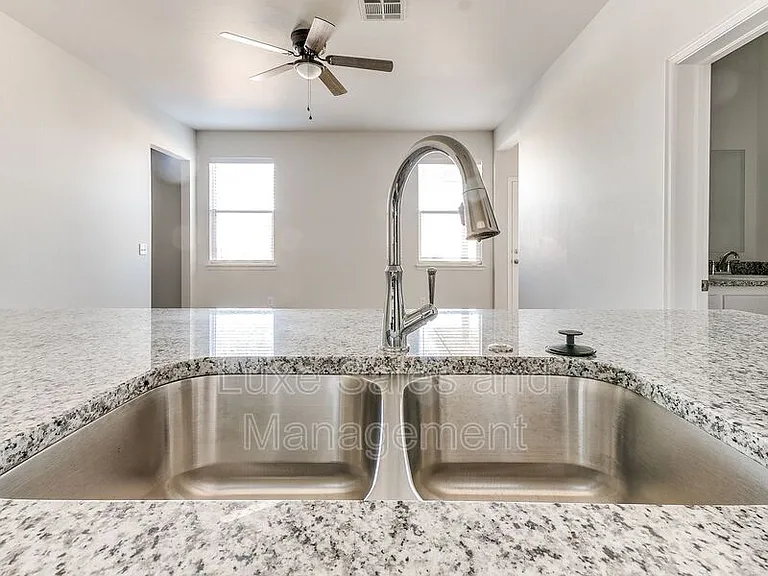 10530 Utica Dr — Photo 18