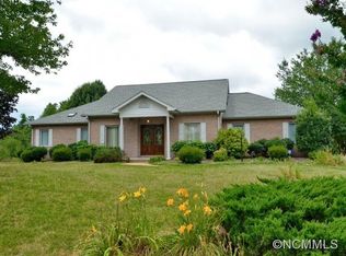 252 Sugar Hollow Rd, Hendersonville, NC 28739