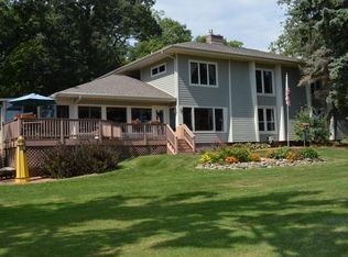 N4290 Alpine Village Ln, Cambridge, WI 53523