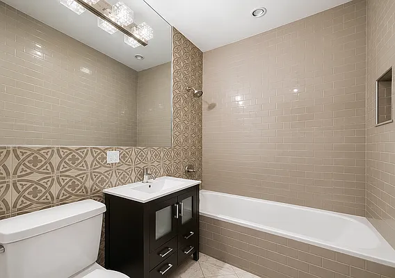 Bathroom, photo 2