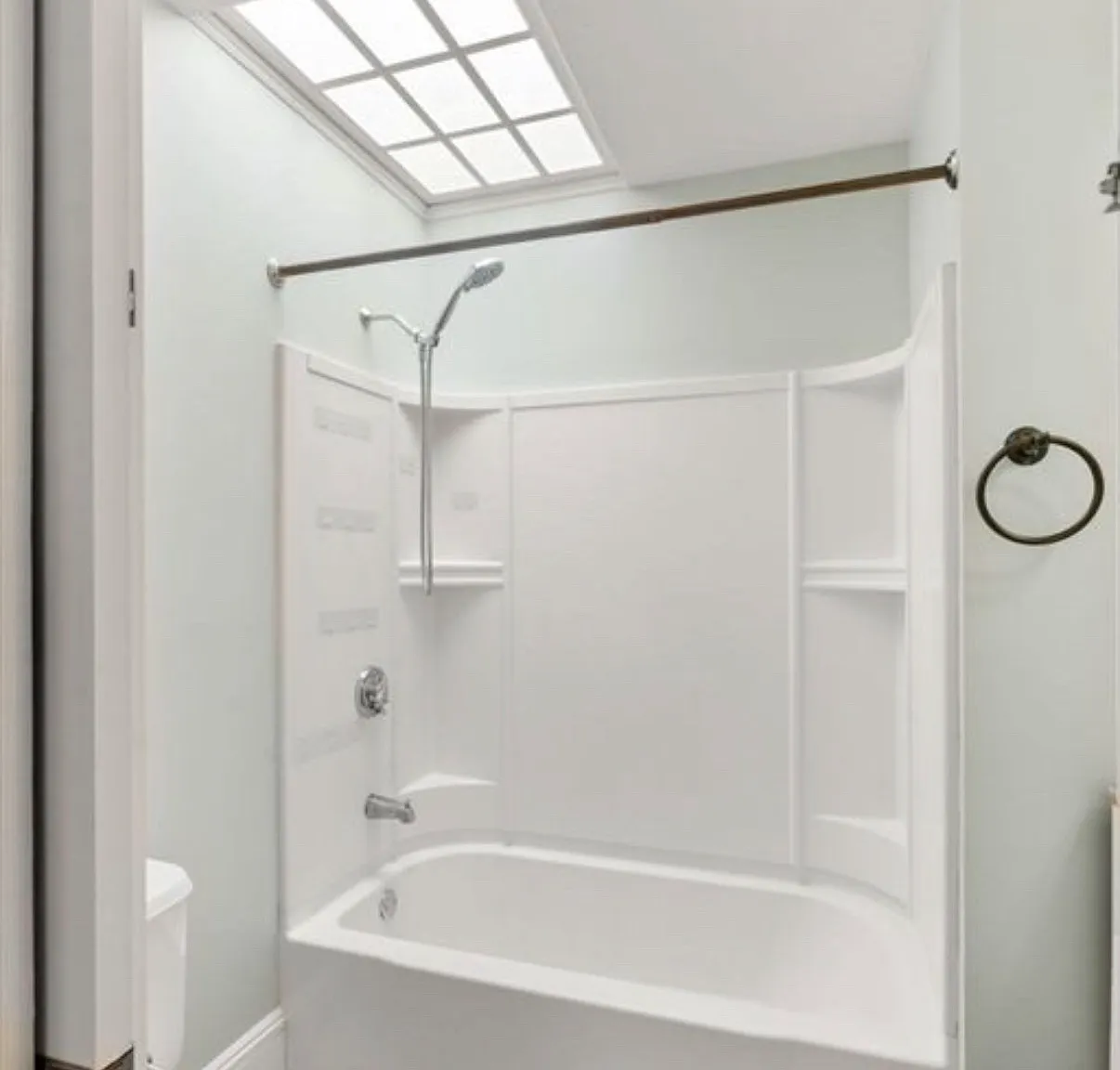 2 bed, 1100 sqft, $2,300 — Photo 3