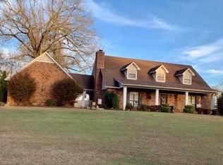 303 Pinehurst St, Vicksburg, MS 39180