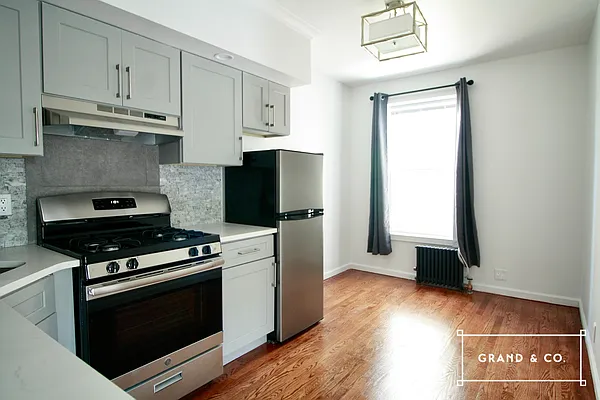 Rented by Grand & Co. | media 10