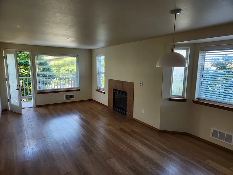 2610 42nd Ave SW #203 — Photo 7