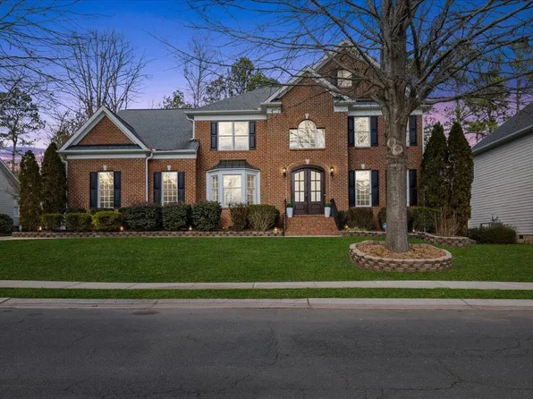 9128 Fawn Hill Ct, Raleigh, NC 27617