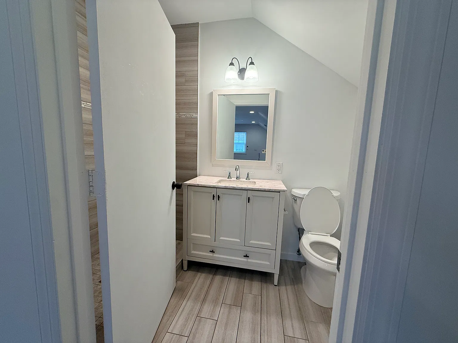647 Fairfield Ave — Photo 1