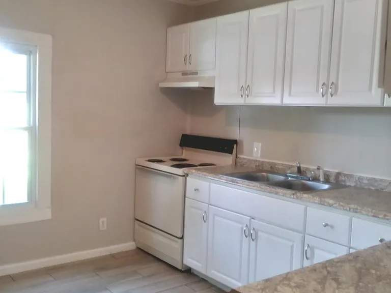 444 Fairfield St NE — Photo 3
