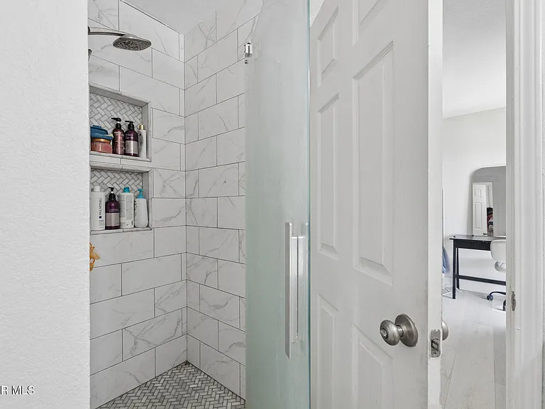 2301 Mono St — Photo 22
