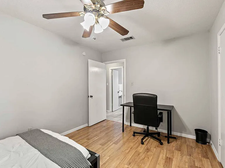 13001 Powderhorn St — Photo 13