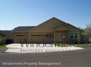 212 SW Doans Ave, College Place, WA 99324