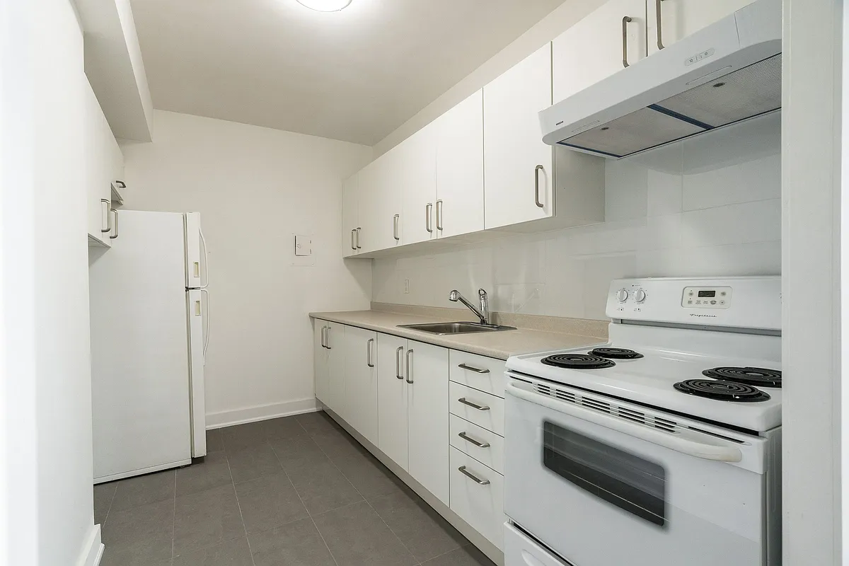 Building Photo - 755 Avenue Rd #50058A-206