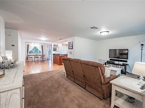 5th image of 8511 Lincolnshire Dr