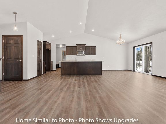 5th image of 487 Rusch Dr
