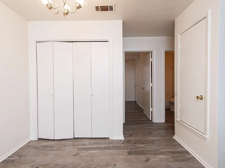 2018 Cedarhill Dr #C — Photo 6