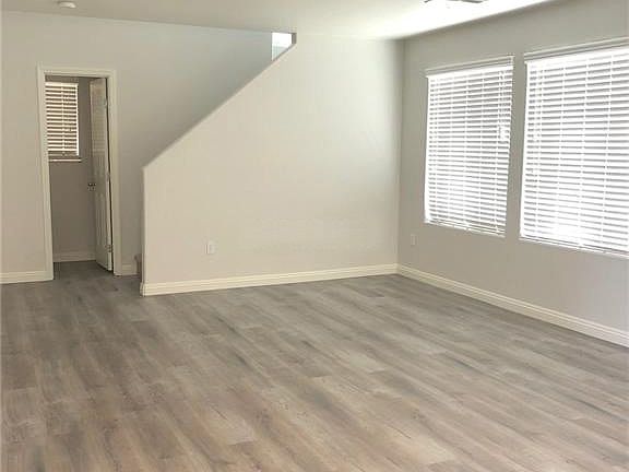 3rd image of 5083 Groveland Ave