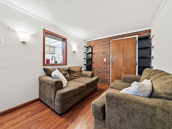 3rd image of 26 Greentree Ln APT 24