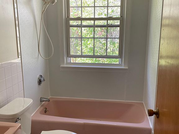 2nd image of 40 Danbury Dr APT 18