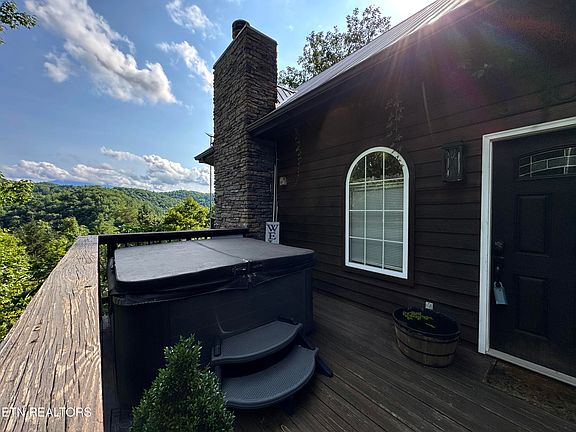 3rd image of 3514 Emerald Way