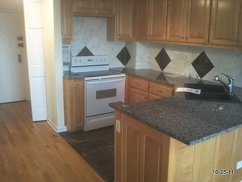 4th image of 1221 N Dearborn St #Penthouse 12
