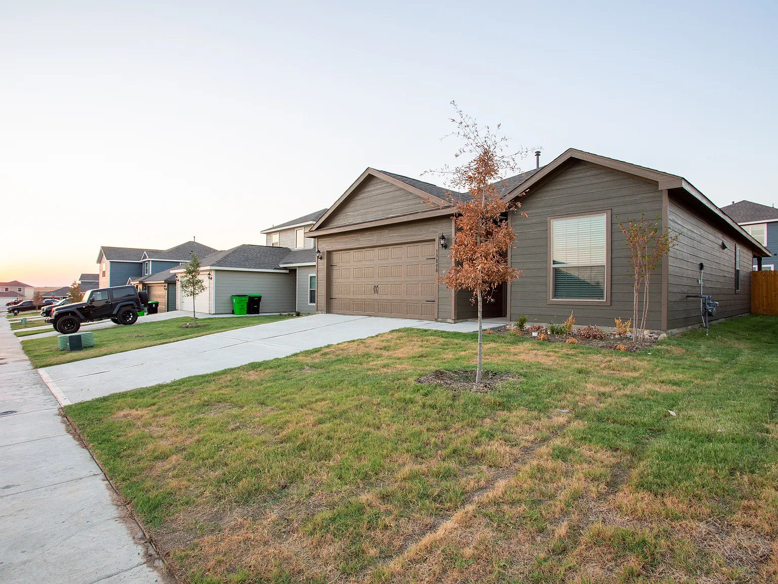 3 bed, 1552 sqft, $2,000 — Photo 2