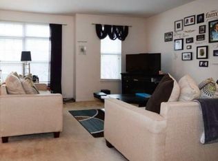 3389 Kentshire Cir, Aurora, IL 60504