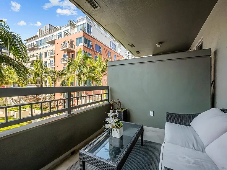 300 W Beech St #204 — Photo 17