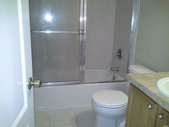 5th image of 36 Thorne Ln