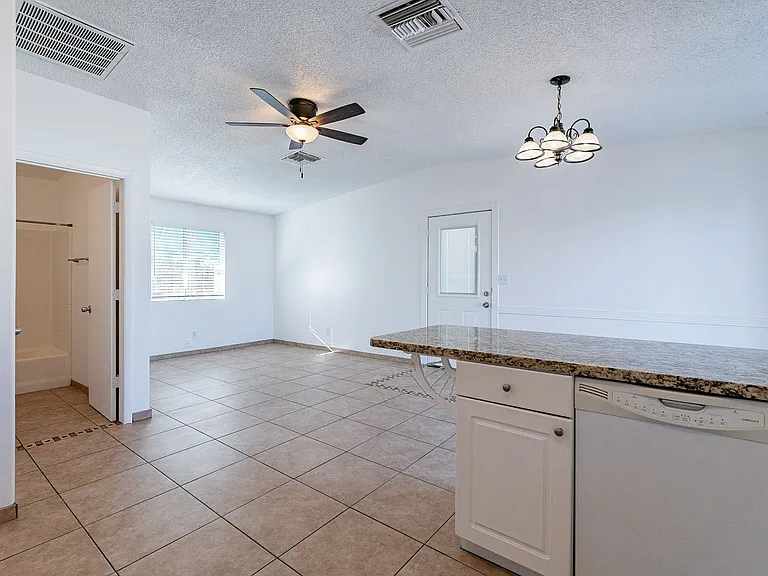 16816 N 29th St — Photo 15