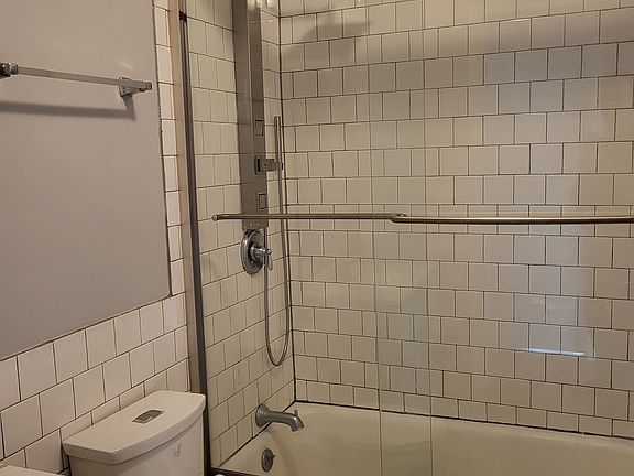 4th image of 1711 Arden Ave