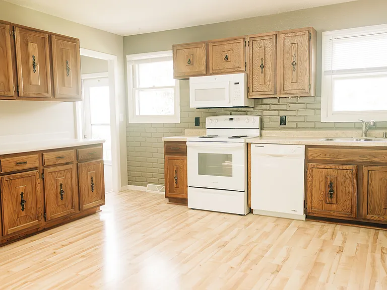 3404 Michigan Ave — Photo 12