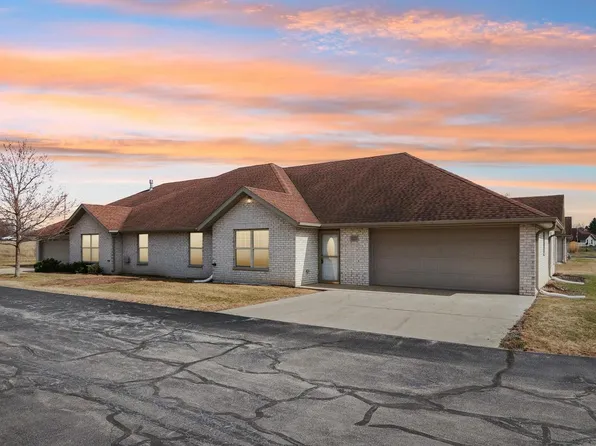 821 Ryan LANE, Elkhorn, WI 53121